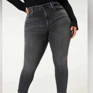 14-18 Good American Always Fits Classic Jean